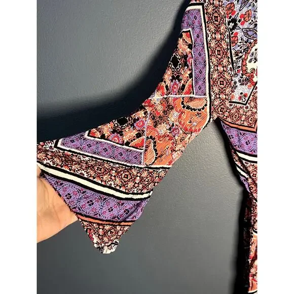 Reverse Pink and Blue Floral Romper Size Small Bell Sleeves V Neck - Picture 3 of 7